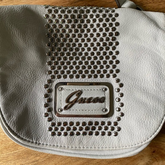 Great condition Guess white bag with stud detail - Picture 2 of 6